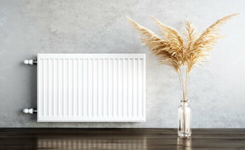 Photo d'un radiateur fixé au mur