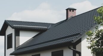 Guide complet sur le calcul de la pente de toiture : méthodes et précautions